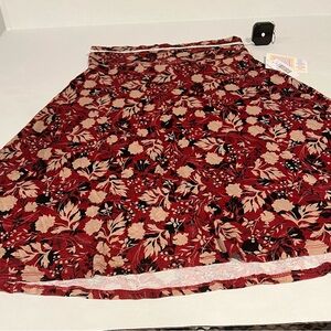 Lularoe Azure skirt size M (6-8) NWT